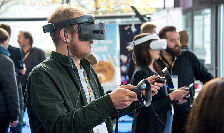 Lets learn what is virtual reality